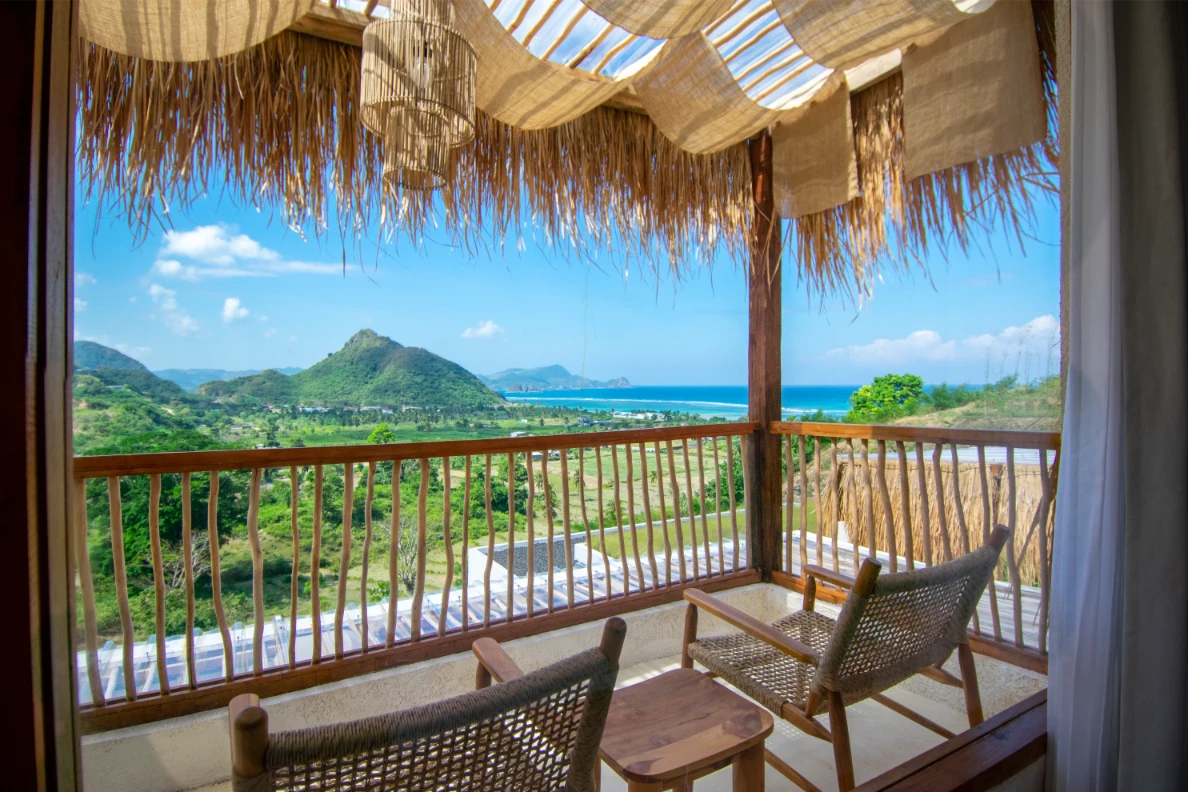 New Deluxe Balocny With Partial Ocean View 4